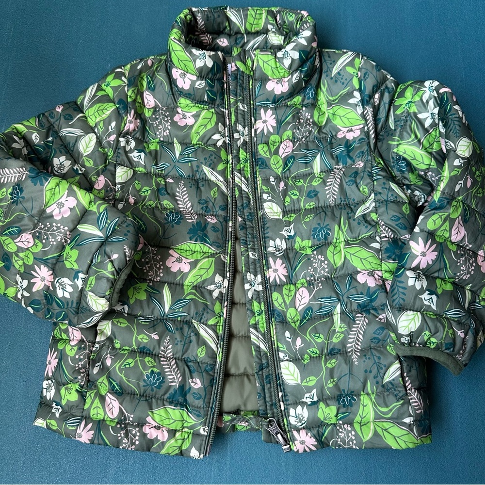 Amazon Essentials Kids Floral Puffer Jacket - Green and Pink